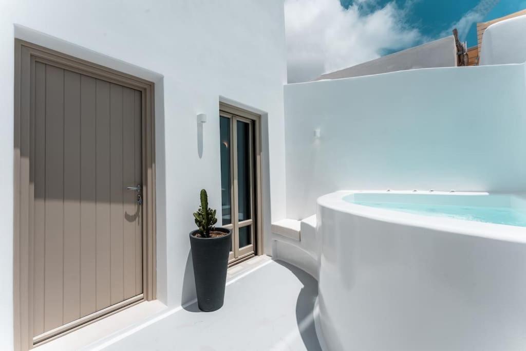Akri Santorini With Heated Jacuzzi Vila Emporio  Exterior foto