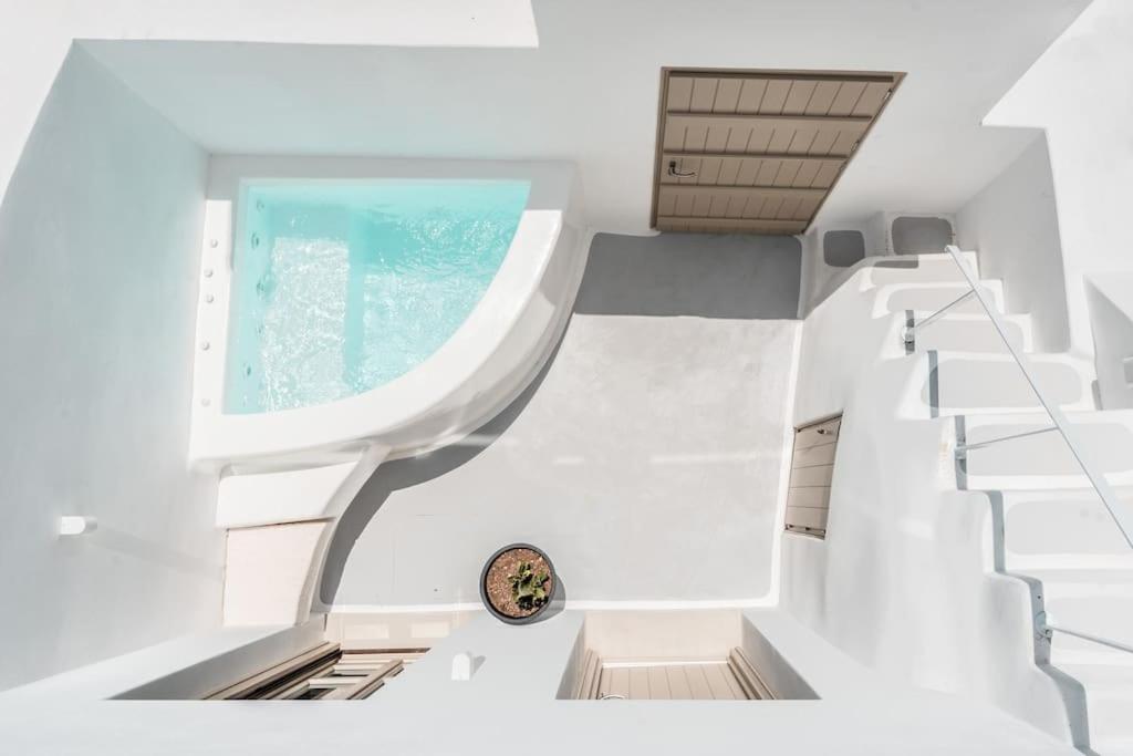 Akri Santorini With Heated Jacuzzi Vila Emporio  Exterior foto